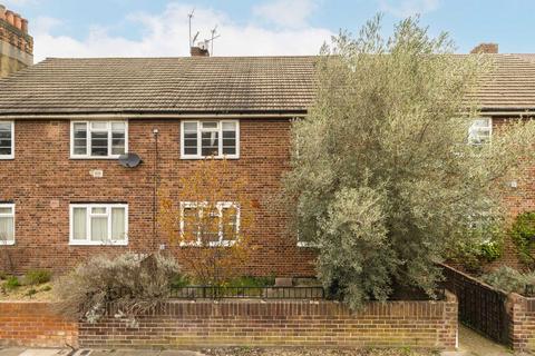 2 bedroom maisonette to rent, Cambray Road, London SW12