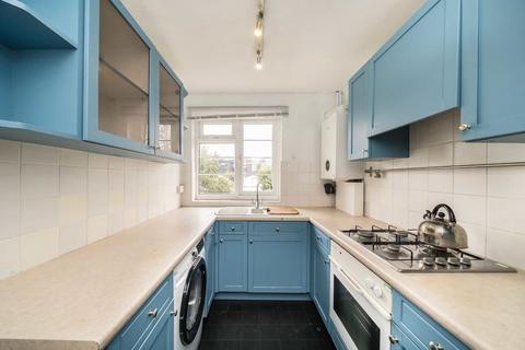 2 bedroom maisonette to rent, Cambray Road, London SW12