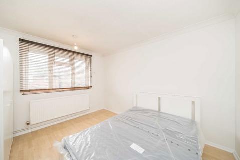 2 bedroom maisonette to rent, Cambray Road, London SW12