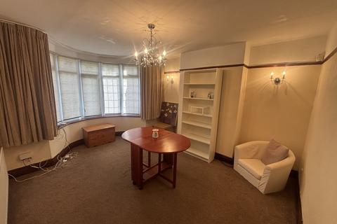 3 bedroom detached house to rent, Chester Road, Streetly, SUTTON COLDFIELD