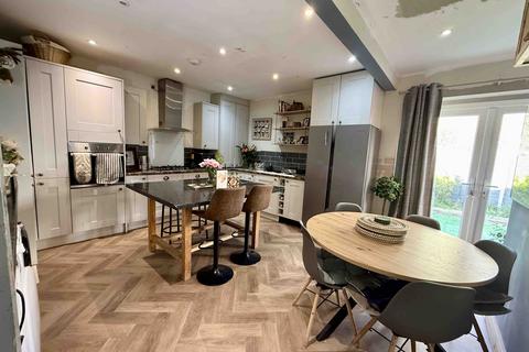 4 bedroom chalet for sale, High Beach, Old Felixstowe, IP11