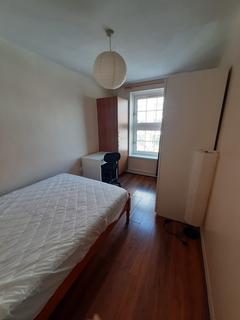 1 bedroom in a house share to rent, Pott Street, London E2