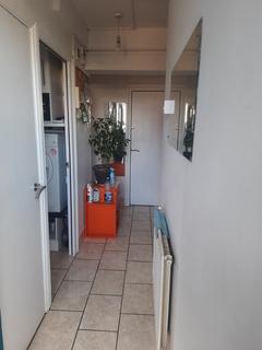 1 bedroom in a house share to rent, Pott Street, London E2