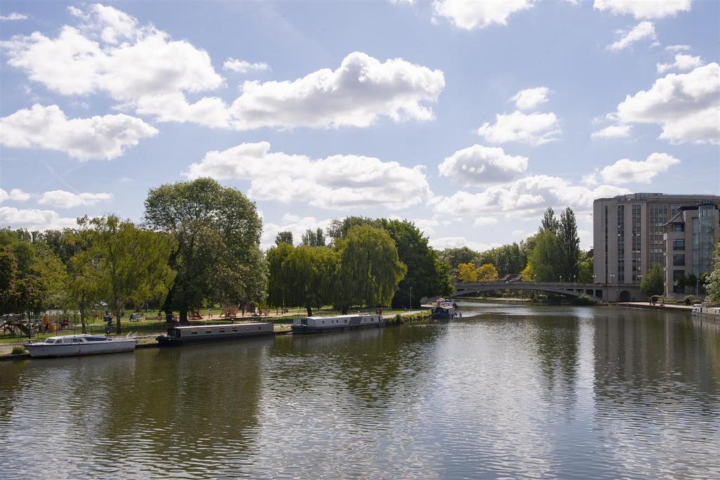 River Thames &amp; Fry's Island (9).jpg