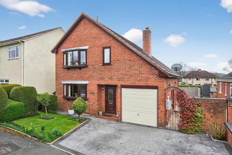 3 bedroom detached house for sale, Croft Road, Welshpool