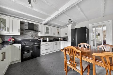 3 bedroom detached house for sale, Croft Road, Welshpool