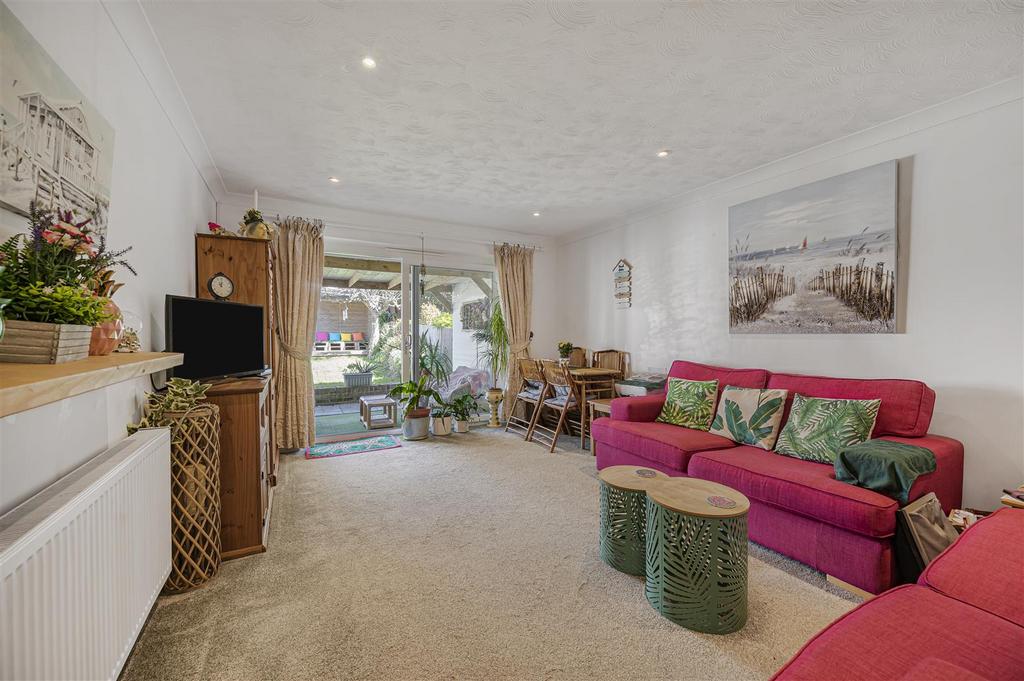 Lounge / Dining Room
