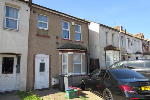 3 bedroom end of terrace house for sale, Kingsley Road, Hounslow TW3
