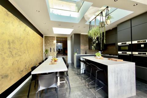 4 bedroom terraced house for sale, The Butts, Frome
