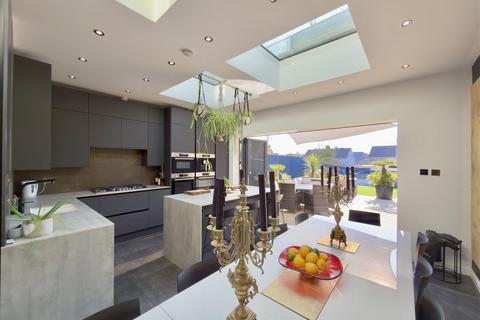 4 bedroom terraced house for sale, The Butts, Frome