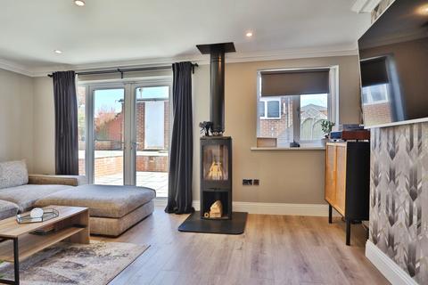 2 bedroom semi-detached house for sale, Green Lane, Leeds, LS25