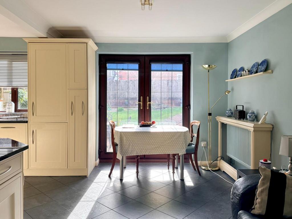 Kitchen/Dining