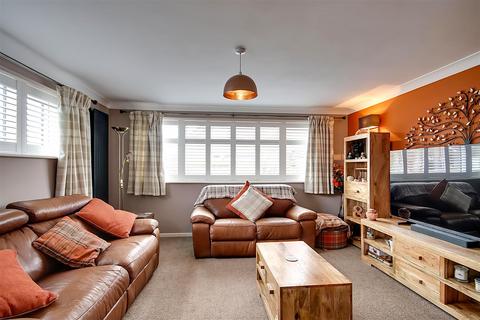 undefined, Edwin Close, Sompting, Lancing, West Sussex, BN15 9UU