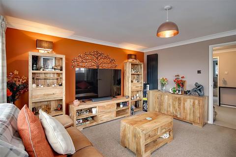 undefined, Edwin Close, Sompting, Lancing, West Sussex, BN15 9UU
