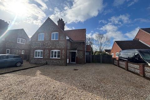3 bedroom house to rent, Dereham Road, Scarning, DEREHAM