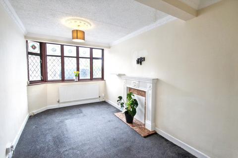 3 bedroom terraced house to rent, Highfield Road, Woodford Green, IG8