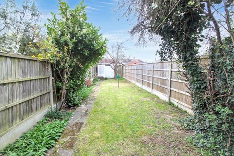 3 bedroom terraced house to rent, Highfield Road, Woodford Green, IG8