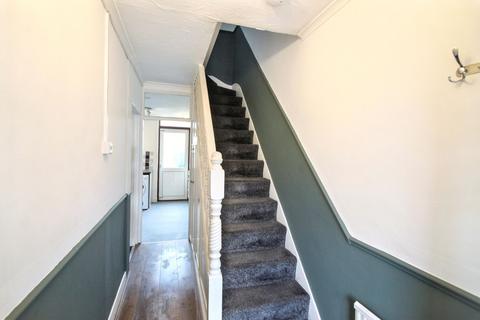 3 bedroom terraced house to rent, Highfield Road, Woodford Green, IG8