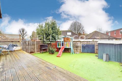 undefined, Greenford Gardens, Greenford, UB6