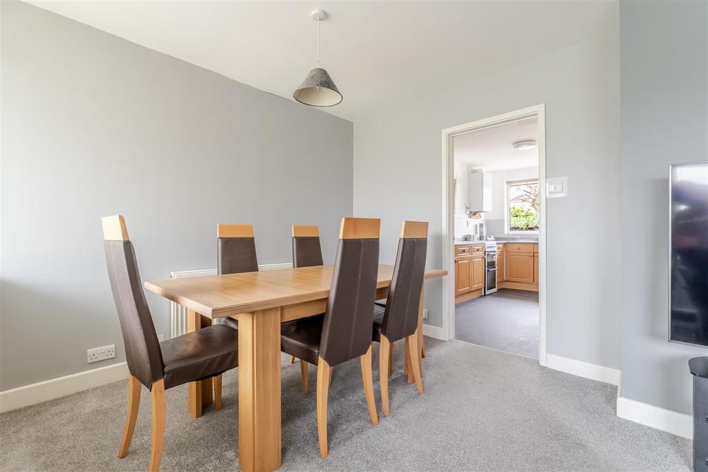 6 - dining area.jpg