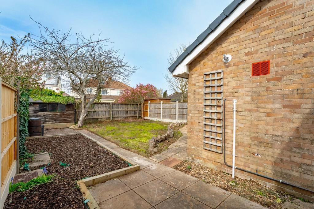 8 - rear garden.jpeg