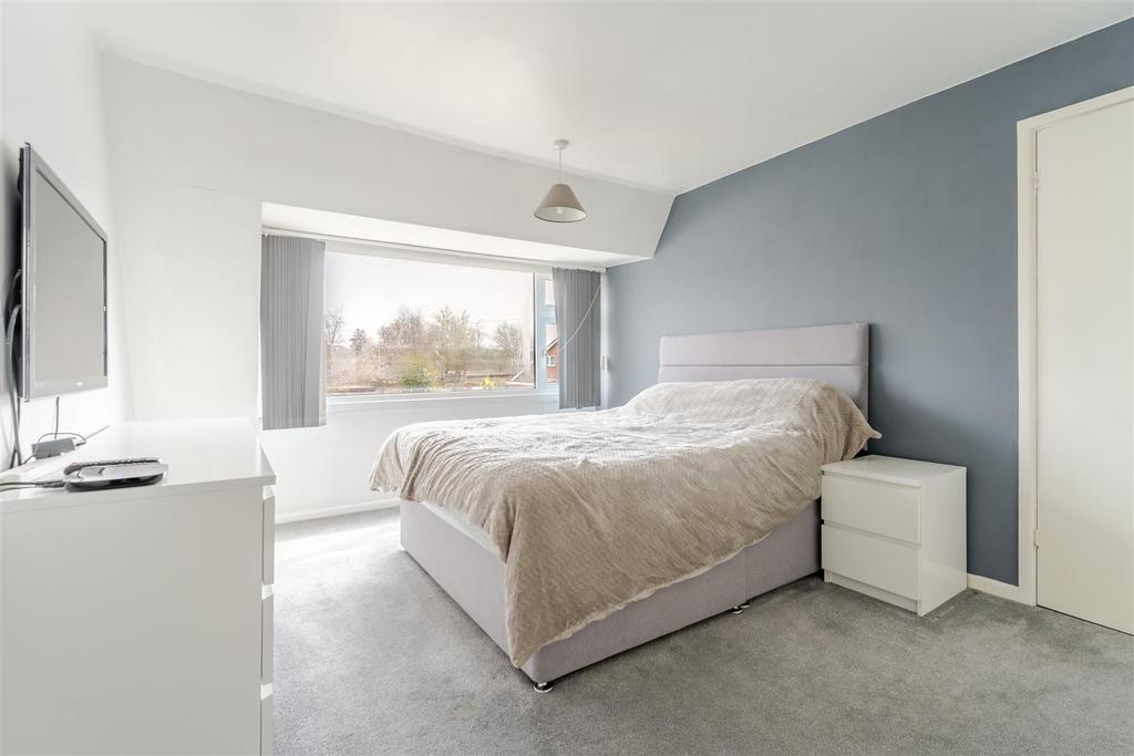 9 - bedroom.jpg