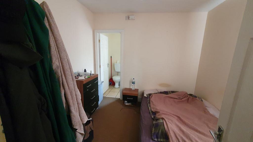 Flat 5