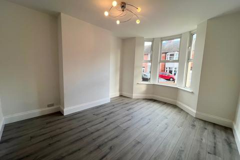 2 bedroom house to rent, Williams Avenue, WEYMOUTH
