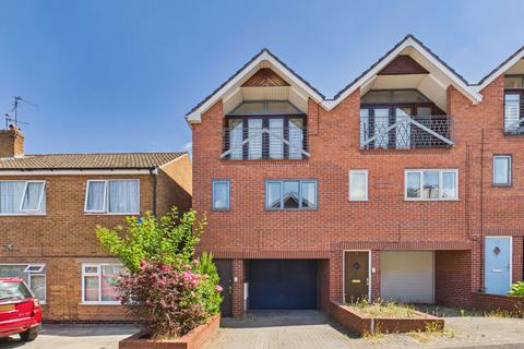 2 bedroom townhouse for sale, Gladstone Street, Carlton, Nottingham