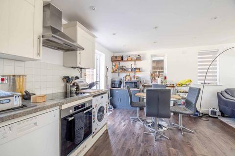 3 bedroom townhouse for sale, Linden Close, Iver SL0