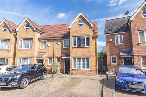 Linden Close, Iver SL0