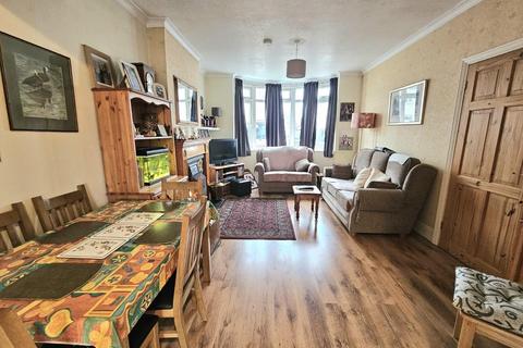 3 bedroom detached house for sale, Box Road Avenue, Cam