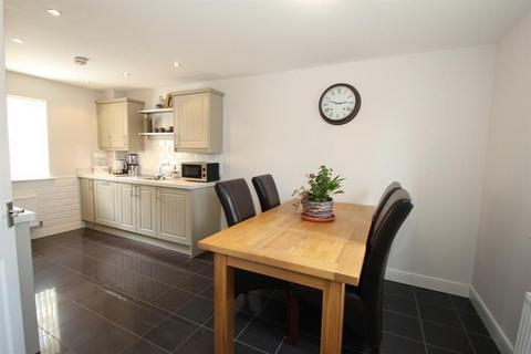 4 bedroom house to rent, John Mace Road, COLCHESTER