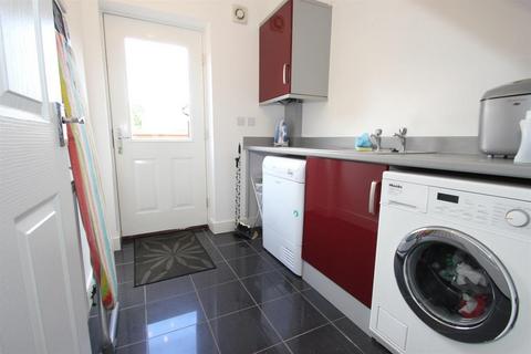 4 bedroom house to rent, John Mace Road, COLCHESTER