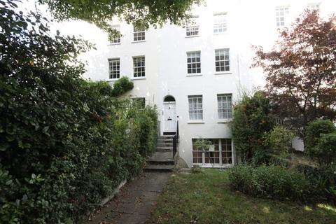 1 bedroom flat to rent, Blackheath Park