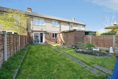 2 bedroom flat for sale, Kingston Hill Avenue, Romford, RM6