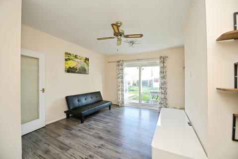 2 bedroom flat for sale, Kingston Hill Avenue, Romford, RM6