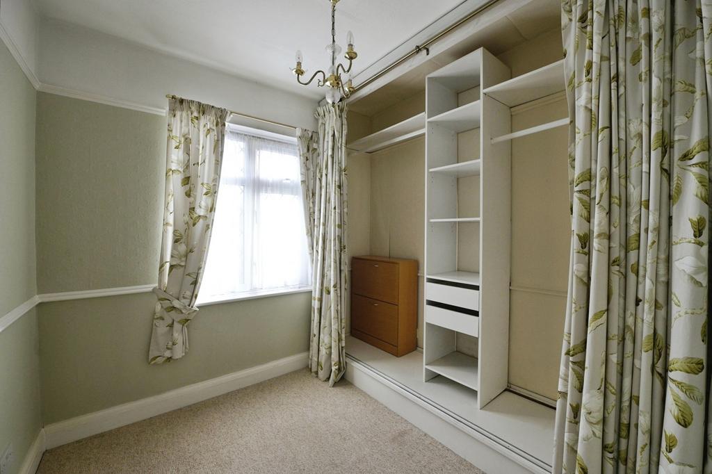 Walk-in wardrobe