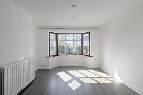 3 bedroom semi-detached house to rent, Twyford Road, HARROW