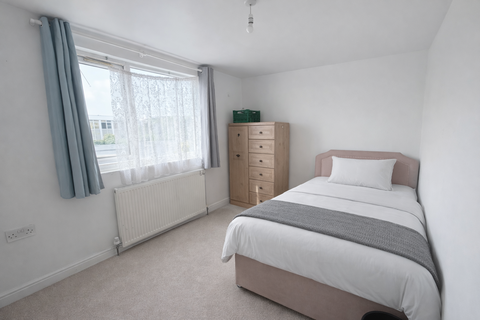 undefined, Craven Avenue, CANVEY ISLAND, SS8
