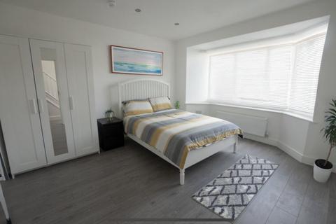 undefined, South Ealing Road, London W5