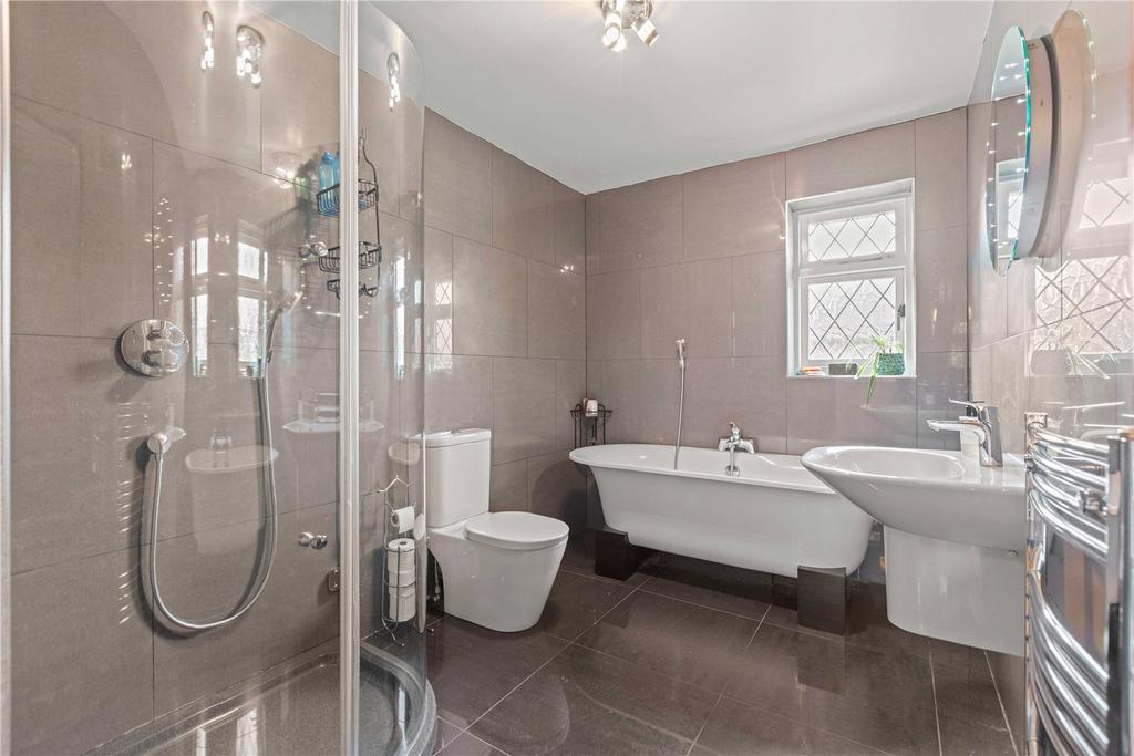 En-Suite 1