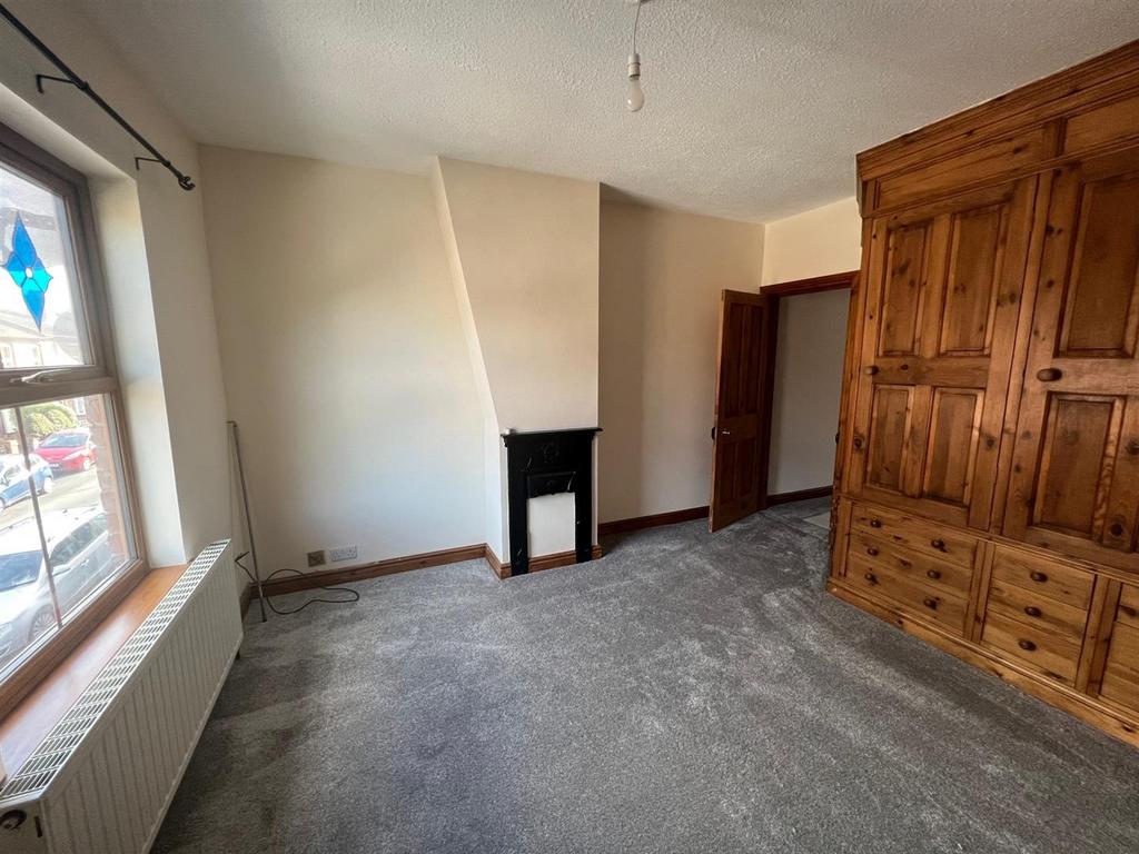 53 Redland bedroom 1.jpg