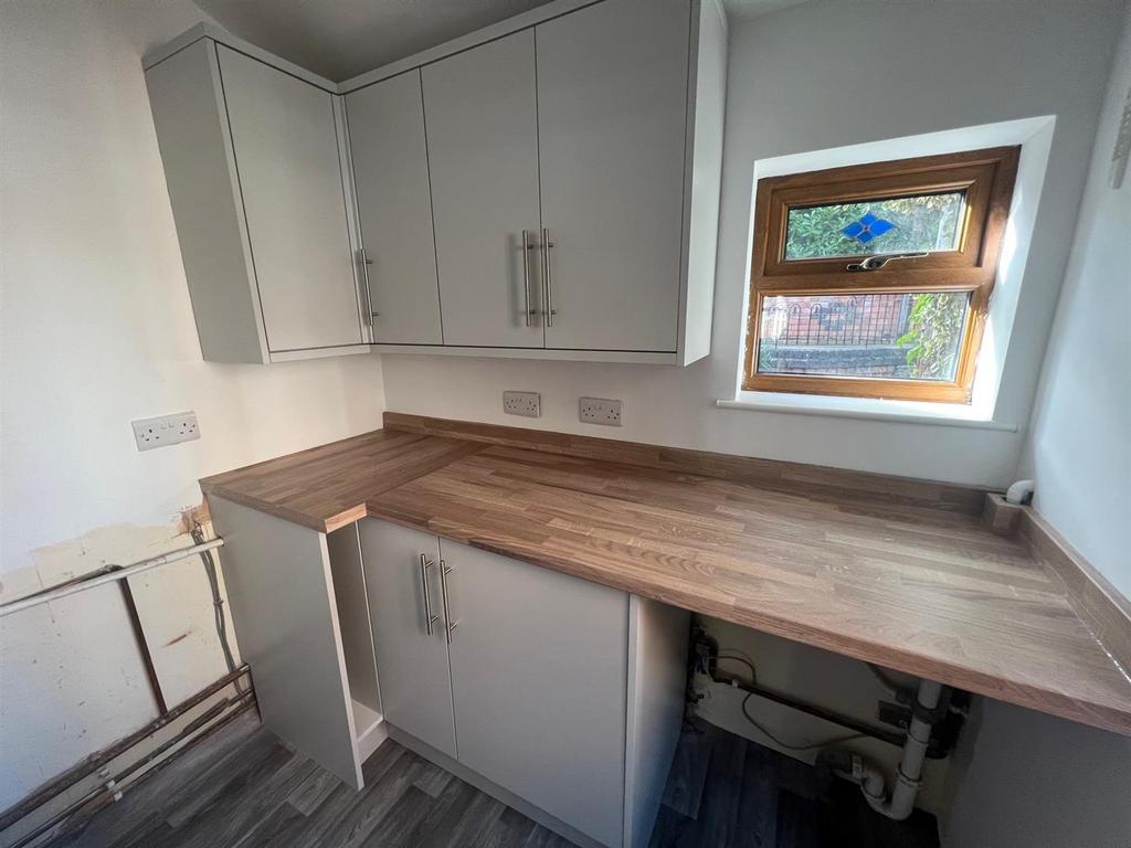 53 Redland utility.jpg