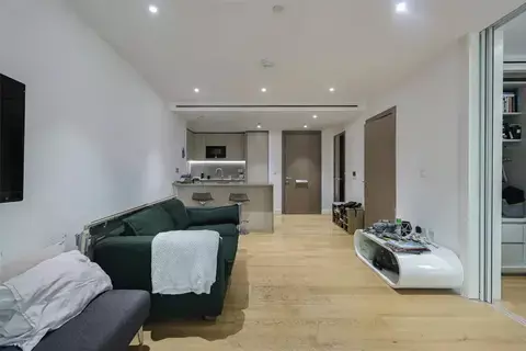 undefined, London E1W