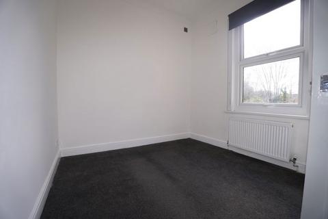 1 bedroom flat to rent, Granville Road, Ilford, Essex