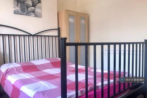 1 bedroom in a house share to rent, Harold Road, Birmingham, B16