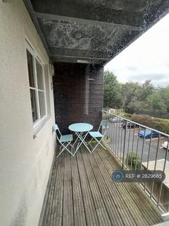 2 bedroom flat to rent, Tollgate Court, South Croydon, CR2