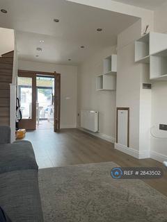 undefined, Second Cross Road, Twickenham, TW2