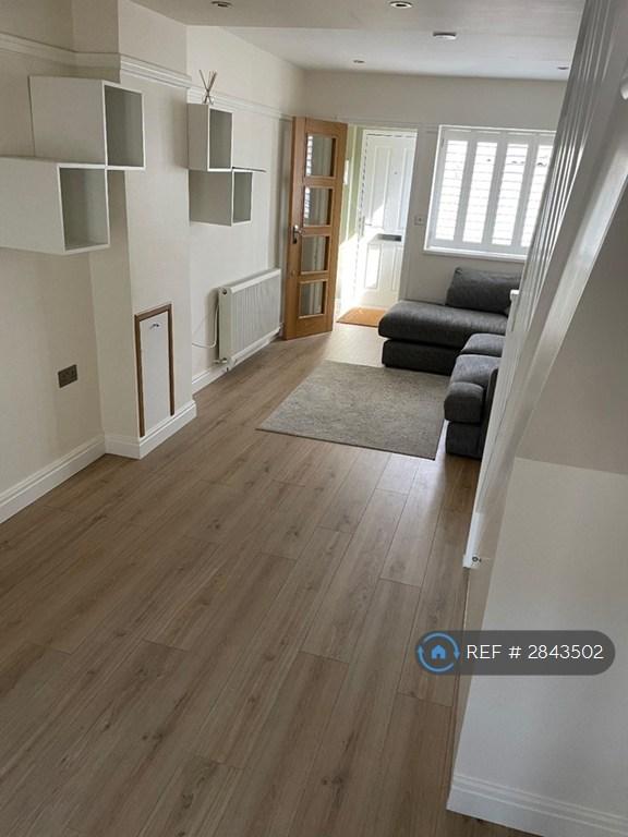 Living Room/Dining